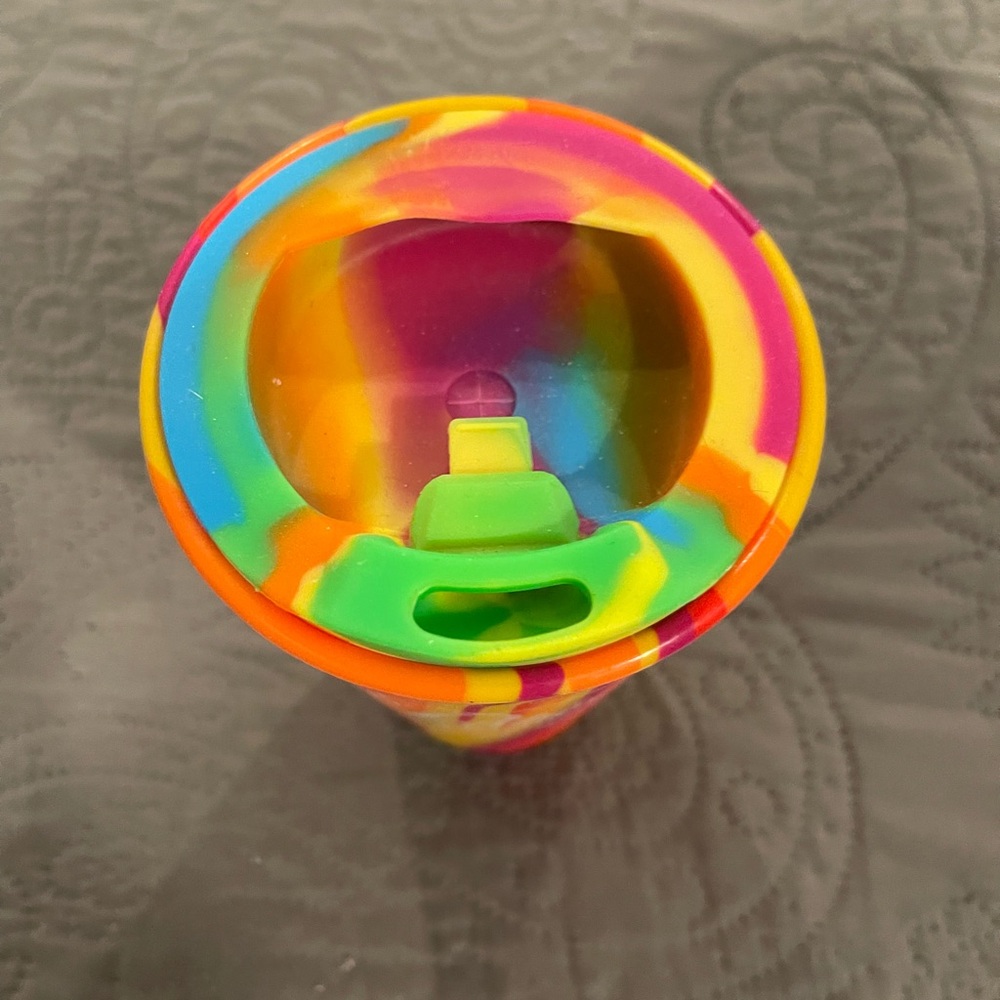 LAST CHANCE!  Make offer.  Silipint Silicone Cup, The Peabody Memphis - Picture 4 of 4